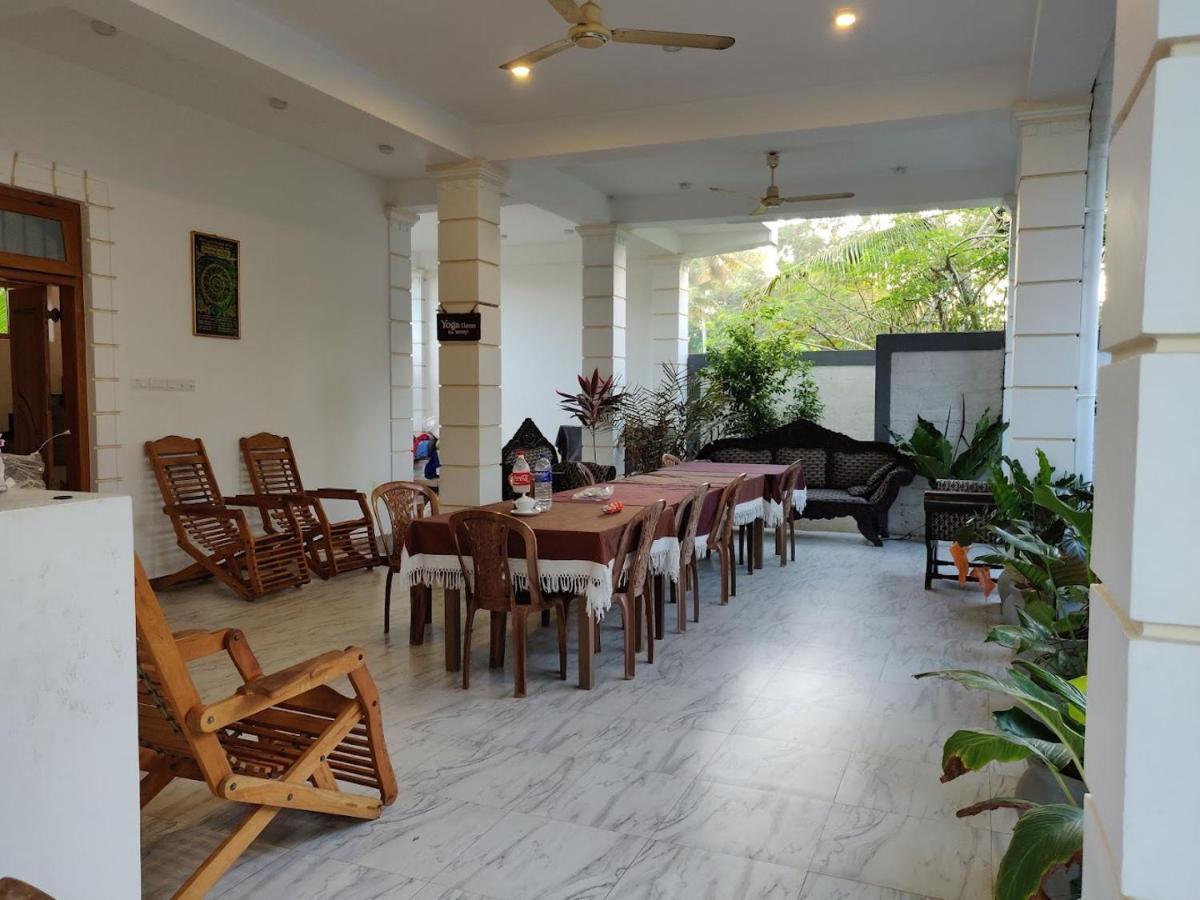 Surf'N Lanka - Surf School Hotel Weligama Exterior photo